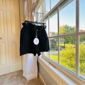 NEVER WORN WITH TAGS | Princess Polly Black Paper Bag Shorts